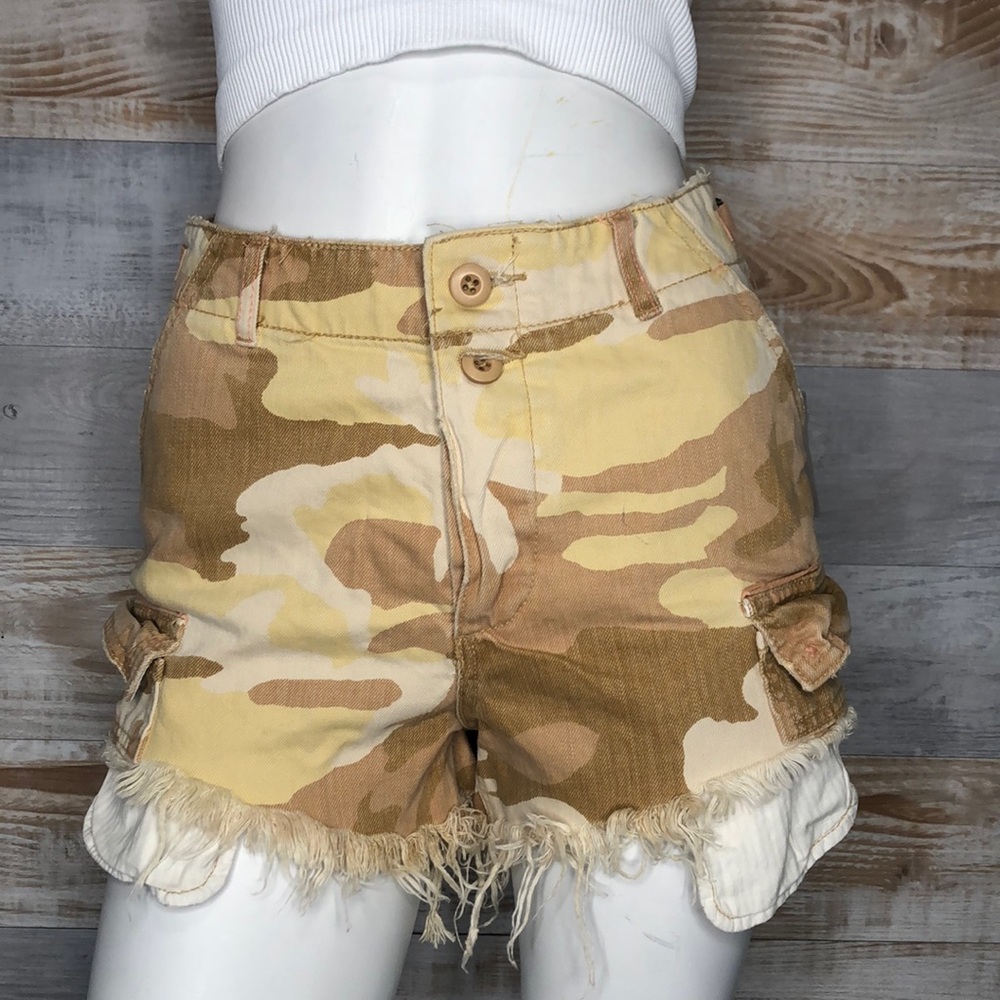 FP We The Free Commander Cutoff Shorts Camouflage size 0